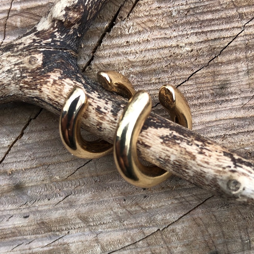 ✨Haydyn Gold Cuff Earrings!🌙 - Picture 4 of 11